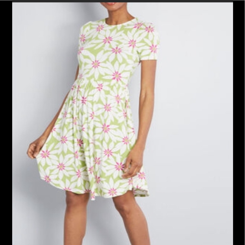 MODCLOTH ENSEMBLE OBSERVATION DRESS NWT FLORAL S